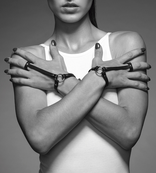 Paski na dłonie Maze Simple Hand Piece Black Bijoux Indiscrets