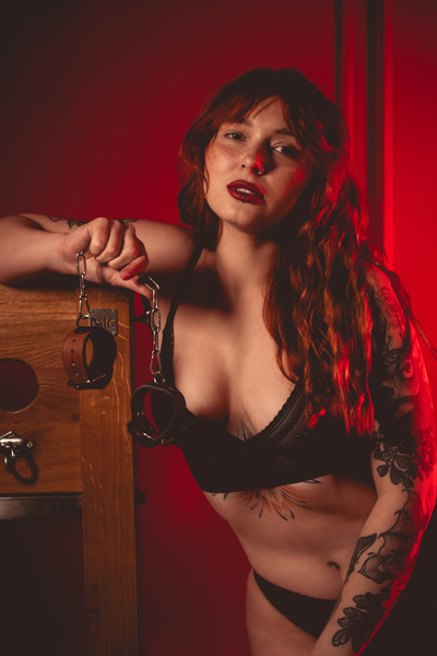 Kajdanki wąskie brązowe L Primal Bond Whips