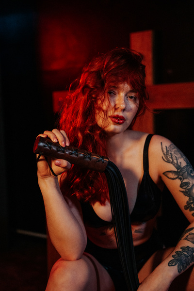 Large black lace-up flogger Primal Bond Whips